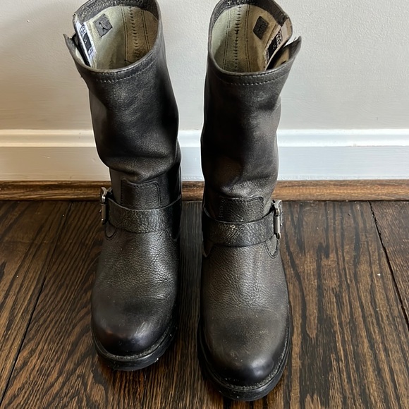 FRYE ENGINEER MOTO 7B Black/ Gold - Picture 1 of 14